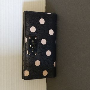 NWOT. Kate Spade wallet.